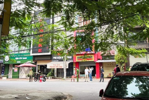 Một người chết sau vụ đánh nhau tại quán karaoke ở Hải Phòng - Ảnh 3. Cơ quan công an khoanh vùng khu vực xảy ra vụ xô xát - Ảnh: TRẦN QUÂN