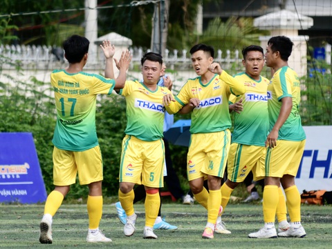 Hai đội Đà Nẵng vào bán kết vòng loại Giải bóng đá công nhân khu vực Quảng Nam - Ảnh 1. Cảng Đà Nẵng giành tấm vé cuối cùng của bảng B để vào bán kết - Ảnh: QUANG ĐỊNH