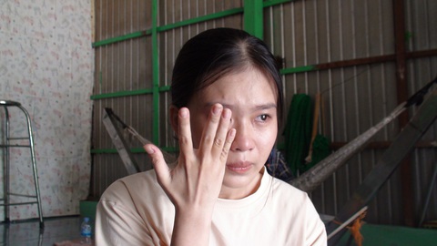 Lễ trao học bổng và giao lưu nghệ thuật 'Gieo mầm trên đất chín rồng' - Ảnh 2. Bạn Đỗ Thị Huỳnh Như (huyện Hồng Ngự, tỉnh Đồng Tháp) - tân sinh viên Trường đại học Giao thông vận tải TP.HCM - là một trong nhiều gương vượt khó đã được giới thiệu trên Tuổi Trẻ Online - Ảnh: ĐẶNG TUYẾT