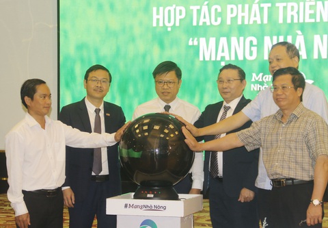 Bộ trưởng Lê Minh Hoan: ‘không để nông dân bơ vơ trên ốc đảo của mình’ - Ảnh 1. Nghi thức ra mắt nền tảng Mạng nhà nông diễn ra ngày 21-10 tại TP Cần Thơ - Ảnh: TRUNG PHẠM