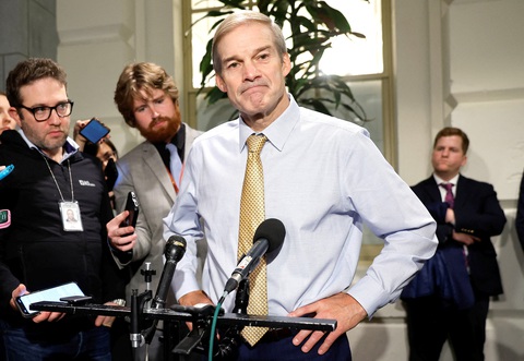 Nghị sĩ Jim Jordan sau khi bị Đảng Cộng hòa rút tư cách ứng viên chủ tịch Hạ viện - Ảnh: REUTERS Nghị sĩ Jim Jordan sau khi bị Đảng Cộng hòa rút tư cách ứng viên chủ tịch Hạ viện - Ảnh: REUTERS