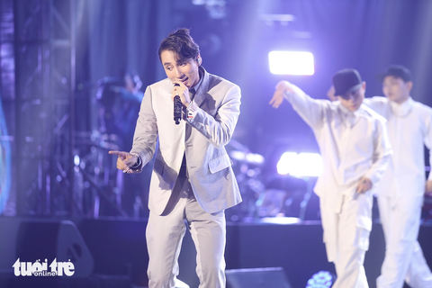 Ồn ào chung kết Vietnam Idol: Sơn Tùng vỡ giọng, Xuân Định K.Y bị loại tiếc nuối - Ảnh 4. Sơn Tùng M-TP tại chung kết Vietnam Idol 2023 - Ảnh: PHƯƠNG QUYÊN