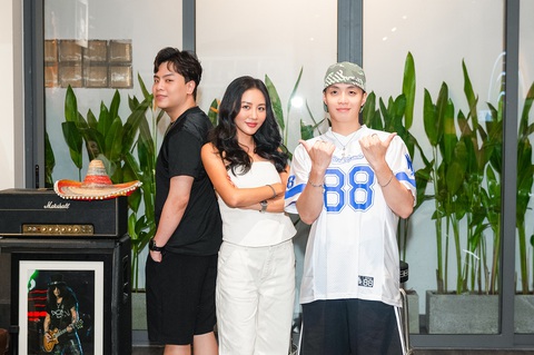 Hứa Kim Tuyên, Văn Mai Hương tái hợp Negav Hứa Kim Tuyên, Văn Mai Hương tái hợp Negav