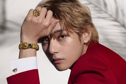 V (BTS) hợp tác với FRNK và Cautious Clay làm mới 'Slow Dancing' - Ảnh 1. V khiến fan bất ngờ khi làm mới lại bản hit solo đầu tay của mình - Ảnh: Soompi