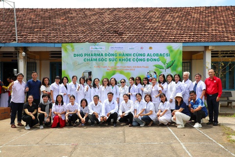Hành trình về Bình Thuận chăm sóc sức khỏe cho 1.000 bà con của Dược Hậu Giang - Ảnh 4. Chương trình khám bệnh phát thuốc thành công tốt đẹp
