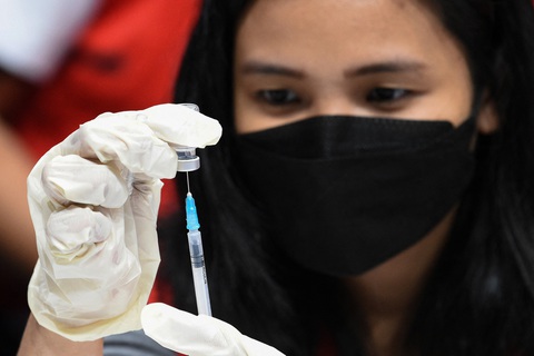 Các quan chức Mỹ sẽ thảo luận việc đưa vào sử dụng vắc xin của Pfizer sau khi đã phê duyệt - Ảnh: AFP Các quan chức Mỹ sẽ thảo luận việc đưa vào sử dụng vắc xin ngừa viêm màng não mô cầu của Pfizer sau khi đã phê duyệt - Ảnh: AFP