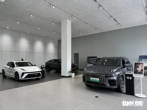 Cách người Trung Quốc bán xe ô tô: Showroom ô tô nhưng rất hạn chế xe - Ảnh 2. Showroom ô tô dĩ nhiên vẫn có xe, nhưng rất ít