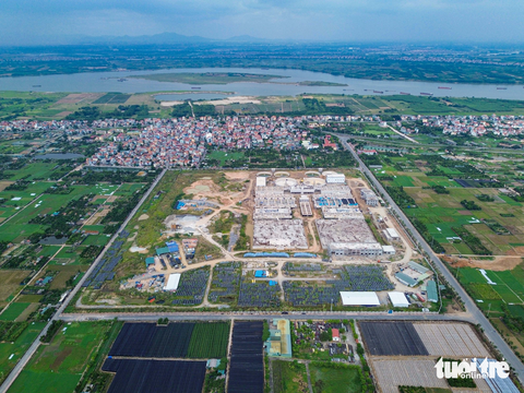 Nhà máy nước 3.700 tỉ đồng chậm tiến độ giữa cơn "khát" của vạn dân Hà Nội - Ảnh 1. Toàn cảnh dự án nhà máy nước mặt sông Hồng - Ảnh: HỒNG QUANG
