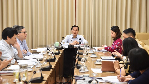 Người Việt tại Israel khẩn trương đăng ký ngay thông tin - Ảnh 2. Thứ trưởng Hà Kim Ngọc chỉ đạo tại cuộc họp - Ảnh: Bộ Ngoại giao cung cấp