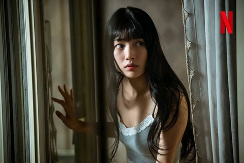 Điểm trừ đáng tiếc phim Doona do Suzy và Jang Se Jong đóng chính - Ảnh 3. Suzy được khen ngợi từ nhan sắc đến diễn xuất đều trọn vẹn