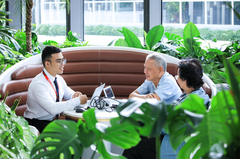 Quý 3, Techcombank đạt 5.800 tỉ đồng lợi nhuận trước thuế - Ảnh 1. Kết thúc quý 3 năm 2023, số lượng khách hàng của Techcombank lên tới gần 13 triệu - Ảnh: TCB