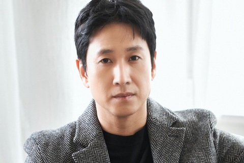 Lee Sun Kyun rút lui khỏi dự án phim sau cáo buộc lạm dụng ma túy - Ảnh 2. Lee Sun Kyun làm ảnh hưởng tới các dự án phim anh tham gia - Ảnh: Soompi