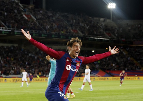 Điểm tin thể thao sáng 23-10: Juventus hạ AC Milan, Barca vẫn bất bại - Ảnh 2. Marc Guiu lập công ngay trong ngày ra mắt Barca - Ảnh: REUTERS