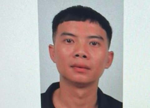 Vụ chú rể bị chém: Công an TP Thủ Đức truy bắt thanh niên nổ súng - Ảnh 1. Nguyễn Hoàng Nam nổ súng trong vụ hỗn chiến đang bị Công an TP Thủ Đức truy bắt