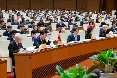 Quốc hội khai mạc kỳ họp thứ 6, sẽ bàn cải cách tiền lương, lấy phiếu tín nhiệm - Ảnh 1. Các đại biểu Quốc hội trong một phiên họp - Ảnh: GIA HÂN