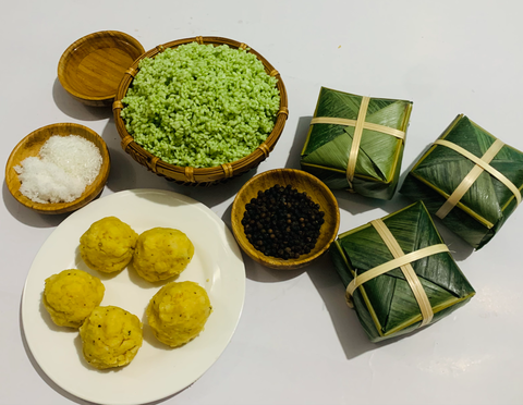 32 ngàn bánh chưng xanh chính ngạch Việt Nam lên đường qua Mỹ - Ảnh 2. Bánh chưng được đóng gói tại Quảng Nam và xuất qua Mỹ - Ảnh: H.T.