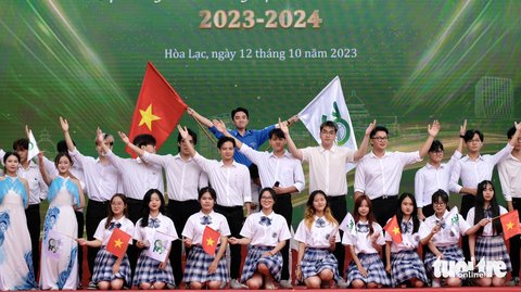 Câu lạc bộ Mạng lưới bảo đảm chất lượng giáo dục đại học Việt Nam kết nối “bốn nhà” - Ảnh 1. Sinh viên Đại học Quốc gia Hà Nội dự lễ khai giảng năm học 2023 - 2024 - Ảnh: NGUYÊN BẢO