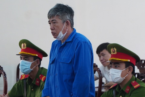 Cựu cảnh sát ở An Giang tiếp tay cho 'trùm buôn lậu' Mười Tường - Ảnh 1. Ông Nguyễn Văn Võ - cựu cán bộ cảnh sát hầu tòa vì tiếp tay cho "trùm buôn lậu" Mười Tường - Ảnh: CHÍ HẠNH