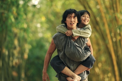 Út Lục Lâm (Tuấn Trần) là một trong những nhân vật được yêu thích trong phim "Đất rừng phương Nam" - Ảnh: ĐPCC Út Lục Lâm (Tuấn Trần) là một trong những nhân vật được yêu thích trong phim "Đất rừng phương Nam" - Ảnh: ĐPCC