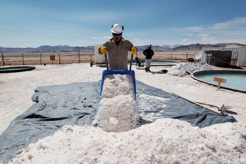 Khai thác lithium tại tỉnh Salta, Argentina - Ảnh: REUTERS Khai thác lithium tại tỉnh Salta, Argentina - Ảnh: REUTERS