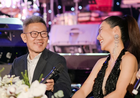Nhạc sĩ Quốc Bảo và ca sĩ Trini - giọng ca quen thuộc trong những sáng tác gần đây của anh - Ảnh: NVCC Nhạc sĩ Quốc Bảo và ca sĩ Trini - giọng ca quen thuộc trong những sáng tác gần đây của anh - Ảnh: NVCC
