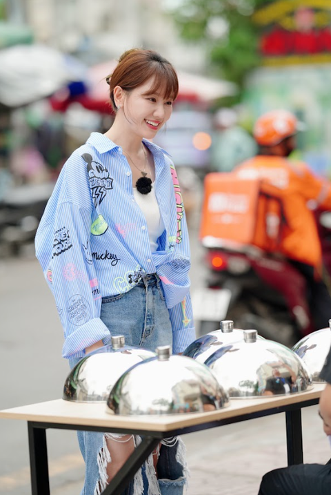 Bà xã Trấn Thành sẽ cùng các nghệ sĩ Hàn Quốc khám phá TP.HCM và tham gia các thử thách từ chương trình. Bà xã Trấn Thành sẽ cùng các nghệ sĩ Hàn Quốc khám phá TP.HCM và tham gia các thử thách từ chương trình.