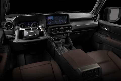 Những làn gió mới tại gian hàng Toyota ở Japan Mobility Show 2023 - Ảnh 27. Với giao diện trên, khu vực bên dưới táp lô được giải phóng cho phép người lái duỗi chân cũng như ra vào xe dễ hơn - Ảnh: Toyota