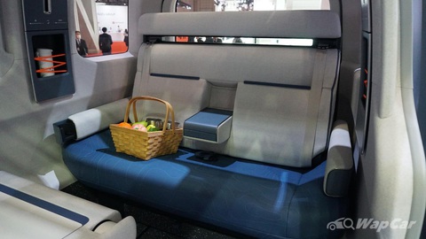 Những làn gió mới tại gian hàng Toyota ở Japan Mobility Show 2023 - Ảnh 20. Hàng ghế thứ 3 là ghế bành, tuy nhiên mọi ghế trên xe nhìn chung đều có thể tùy biến - Ảnh: Wapcar