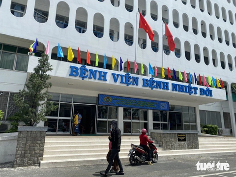 Việt Nam ghi nhận ca liên quan đậu mùa khỉ tử vong đầu tiên - Ảnh 1. Bệnh viện Bệnh nhiệt đới (TP.HCM) - nơi bệnh nhân đã tử vong từng điều trị - Ảnh: XUÂN MAI