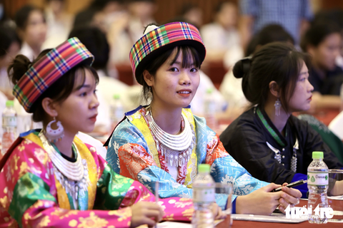 Tân sinh viên 19 tỉnh, thành phía Bắc nhận học bổng Tiếp sức đến trường: Ý chí của chữ học, chữ hiếu - Ảnh 2. Tân sinh viên khu vực 19 tỉnh, thành phía bắc về nhận học bổng Tiếp sức đến trường - Ảnh: NGUYỄN KHÁNH