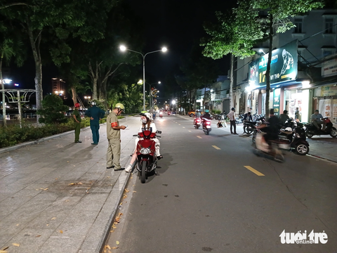Điều tra vụ nổ súng giữa hai nhóm thanh niên trên địa bàn thành phố Mỹ Tho - Ảnh 1. Hiện trường nơi xảy ra vụ nổ súng giữa hai nhóm thanh niên ở Mỹ Tho - Ảnh: HOÀI THƯƠNG