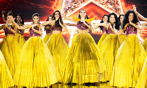 Phần đồng diễn ấn tượng cùa thí sinh Miss Grand International 2023 - Ảnh: VIẾT QUÝ TEAM Đồng diễn ấn tượng của thí sinh Miss Grand International 2023 và hoa hậu Isabella Menin - Ảnh: VIẾT QUÝ TEAM