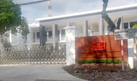 Kỷ luật cảnh cáo đội trưởng Công an TP Châu Đốc do ‘lạm quyền’ - Ảnh 1. Đội trưởng Đội cảnh sát kinh tế Công an TP Châu Đốc bị kỷ luật bằng hình thức cảnh cáo do lạm dụng chức vụ quyền hạn trong thi hành công vụ - Ảnh: BỬU ĐẤU