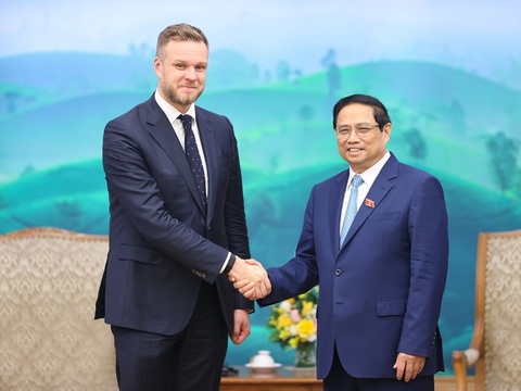 Việt Nam - Lithuania sẽ tăng cường hợp tác công nghệ cao - Ảnh 1. Thủ tướng Phạm Minh Chính tiếp Bộ trưởng Ngoại giao Lithuania Gabrielius Landsbergis chiều 25-10 - Ảnh: VGP