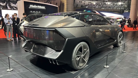 Lexus nhá hàng SUV cỡ lớn chủ lực mới qua LF-ZL Concept tại Japan Mobility Show 2023 - Ảnh 2. Phong cách ngoại thất xe khá góc cạnh nhưng phần lớn nhìn đã hoàn chỉnh và có thể dễ dàng chuyển hóa thành xe thành phẩm - Ảnh: Autoblog