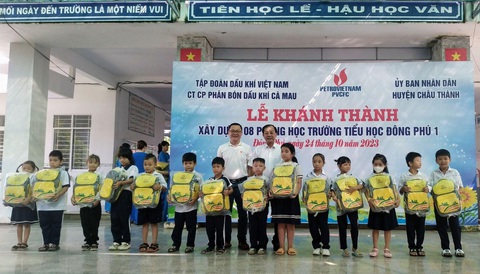 PVCFC khánh thành 8 phòng học mới tại Hậu Giang- Ảnh 3. PVCFC khánh thành 8 phòng học mới tại Hậu Giang- Ảnh 3.