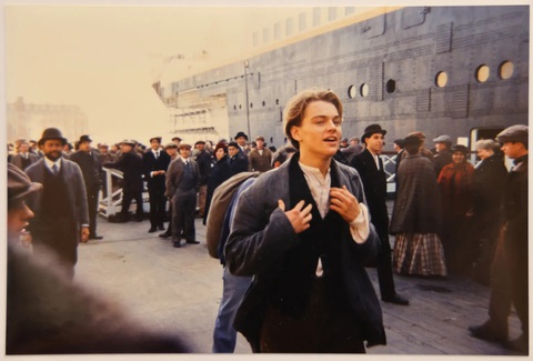 Thời trẻ của Leonardo DiCaprio và Kate Winslet qua loạt ảnh hậu trường Titanic mới - Ảnh 4. Leonardo DiCaprio trong tạo hình của Jack Dawson, một chàng trai nghèo có trái tim nhân hậu - Ảnh: Henry Aldridge & Son