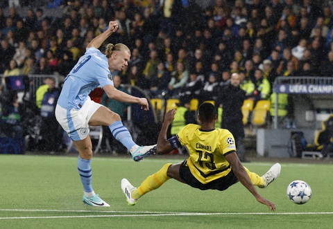 Haaland lập cú đúp sau 5 trận tịt ngòi ở Champions League - Ảnh 2. Haaland ghi bàn sau 5 trận tịt ngòi tại Champions League - Ảnh: REUTERS