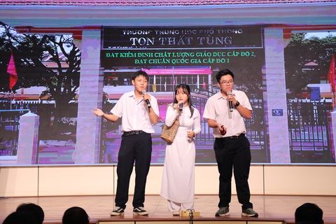 Nhiều góc nhìn sáng tạo ở sân chơi ‘Gen Z xứ Quảng’ - Ảnh 3. Phần thi giới thiệu ở vòng loại đến từ Trường THPT Tôn Thất Tùng