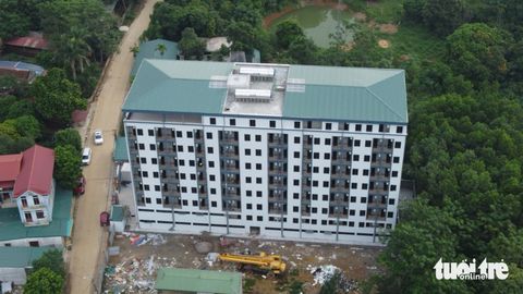 Hà Nội tổng kiểm tra phát hơn hơn 1.000 căn nhà xây dựng sai phép - Ảnh 1. Căn chung cư mini sai phép vì cấp phép 3 tầng nhưng xây lên 9 tầng tại huyện Thạch Thất, Hà Nội - Ảnh: QUANG THẾ