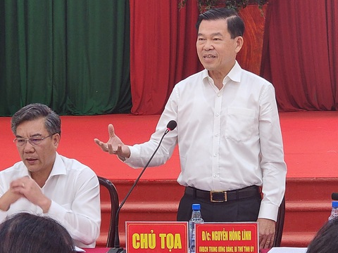 Dự án cao tốc Biên Hòa-Vũng Tàu qua Đồng Nai: Dân hỏi giá đền bù, tái định cư ra sao? - Ảnh 1. Ông Nguyễn Hồng Lĩnh, bí thư Tỉnh ủy Đồng Nai, đối thoại với khoảng 250 hộ dân ở dự án cao tốc Biên Hòa - Vũng Tàu - Ảnh: H.MI
