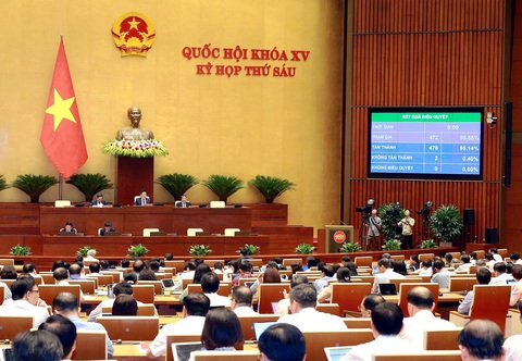 Nhận rõ trách nhiệm sau lấy phiếu tín nhiệm - Ảnh 6. Quốc hội thông qua nghị quyết xác nhận kết quả lấy phiếu tín nhiệm - Ảnh: TTXVN