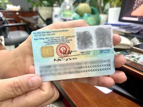 Nơi cấp CCCD ghi như thế nào mới không bị bắt bẻ? - Ảnh 3. Mặt sau căn cước công dân ghi ngày cấp căn cước cùng dòng thông tin "Cục trưởng Cục Cảnh sát quản lý hành chính về trật tự xã hội"