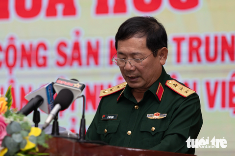 Đại tướng Đoàn Khuê - chỉ huy xuất sắc của Quân đội nhân dân Việt Nam - Ảnh 3. Thượng tướng Lê Huy Vịnh - thứ trưởng Bộ Quốc phòng - phát biểu tại hội thảo - Ảnh: HOÀNG TÁO
