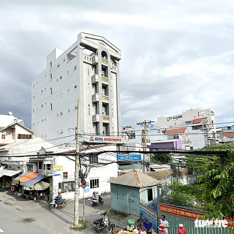 Chung cư mini: cần nhưng phải an toàn - Ảnh 3. Một chung cư mini ở phường Phú Thuận, quận 7, TP.HCM từng xảy ra sự cố cháy - Ảnh: TỰ TRUNG