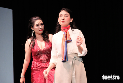 Vở Ái tình ngoài hôn nhân - Ảnh: LINH ĐOAN Vở Ái tình ngoài hôn nhân - Ảnh: LINH ĐOAN