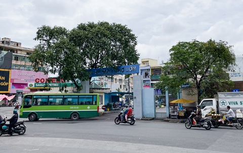 Bến xe Chợ Lớn ở quận 5, TP.HCM - Ảnh: CHÂU TUẤN Bến xe Chợ Lớn ở quận 5, TP.HCM - Ảnh: CHÂU TUẤN