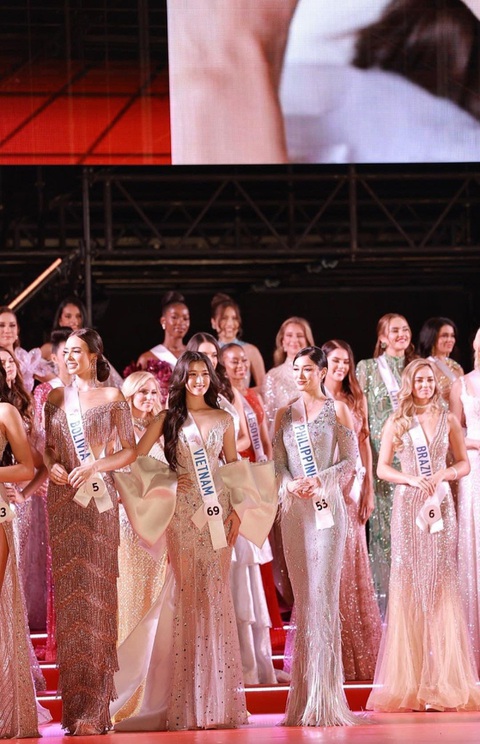 Chung kết Miss International 2023 bị chê thiếu kinh phí, không chuyên nghiệp - Ảnh 1. Sân khấu chung kết Miss International được ví như sự kiện thiếu kinh phí vì hạn chế ánh sáng, nhỏ hẹp