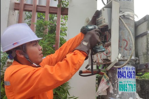 EVNNPC hoàn thành nhiệm vụ 9 tháng đầu năm - Ảnh 2. EVNNPC hoàn thành nhiệm vụ 9 tháng đầu năm - Ảnh 2.
