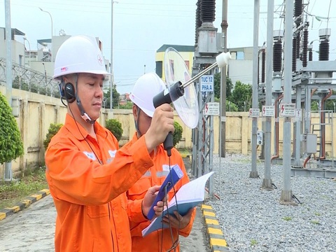 EVNNPC hoàn thành nhiệm vụ 9 tháng đầu năm - Ảnh 4. EVNNPC hoàn thành nhiệm vụ 9 tháng đầu năm - Ảnh 4.